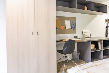 Gold En Suite at Dun Holm House, Unit 8, The Riverwalk, City Centre, Durham, DH14SL - Image 6